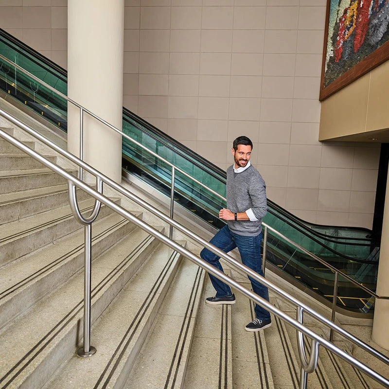 Garmin vivofit 4 Health and Fitness Activity Tracker, Black, Large