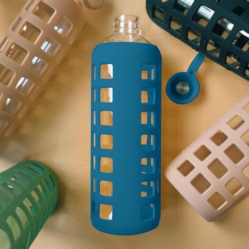 purifyou 40/32/22/12 oz Borosilicate Glass Water Bottles with Volume Markers, Silicone Sleeve, Stainless Steel Lid, Reusable Bottle for Water, Juice, Gym, and Fridge Storage (22oz Chinese Porcelain)