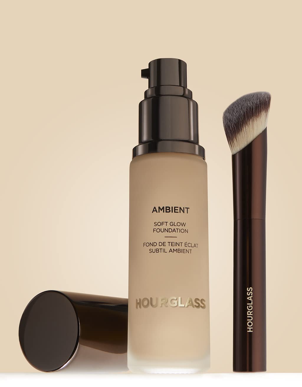 Hourglass Ambient Soft Glow Foundation Brush