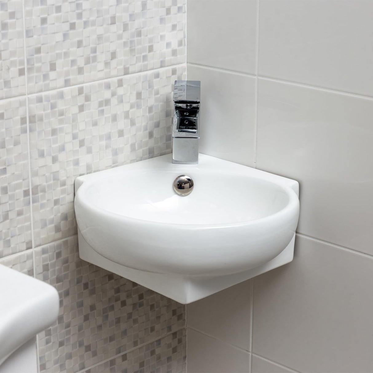 Compact Corner Wall Hung Basin Sink with Single Tap Hole Space-Saving Cloakroom Hand Wash Basin White Ceramic Corner Sink for Small Bathrooms & En-suites 370mm x 395mm