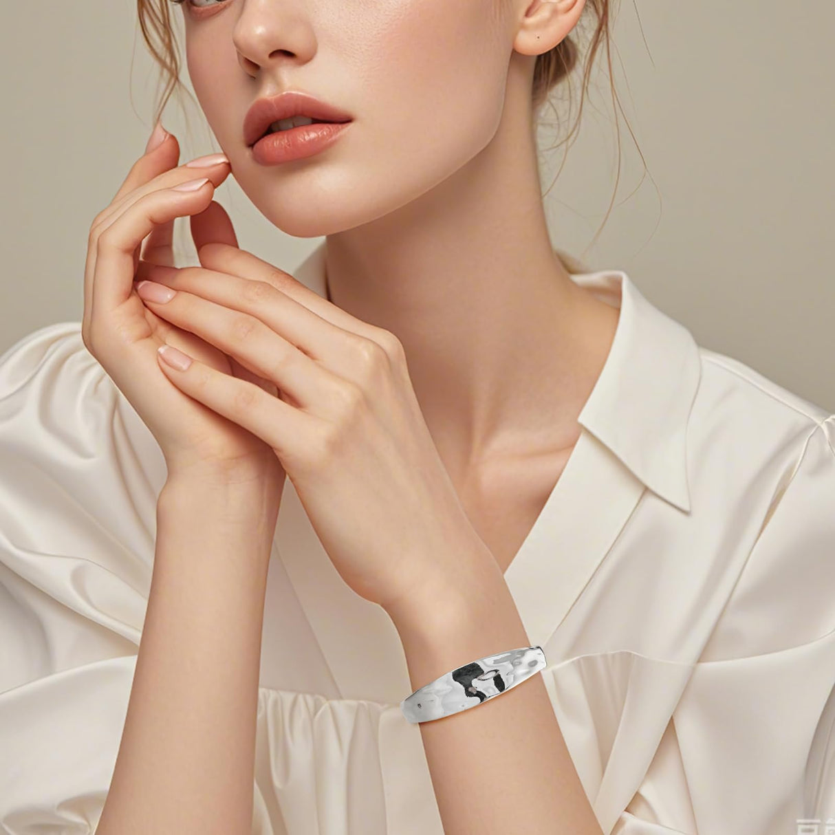 Desnuage Silver Thin Cuff Bracelet Vintage Hammered Texture Style Statement Open Bangle Chunky Bracelets for Women