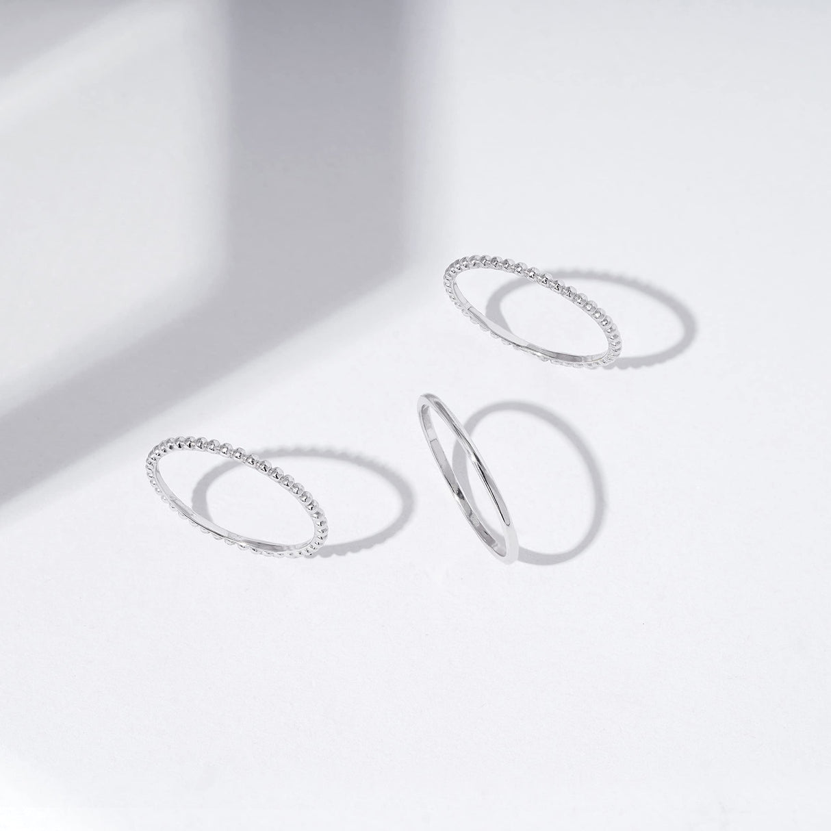 Amazon Essentials Rhodium Plated Sterling Silver Stacking Ring Set of 3 Size 8, Silver