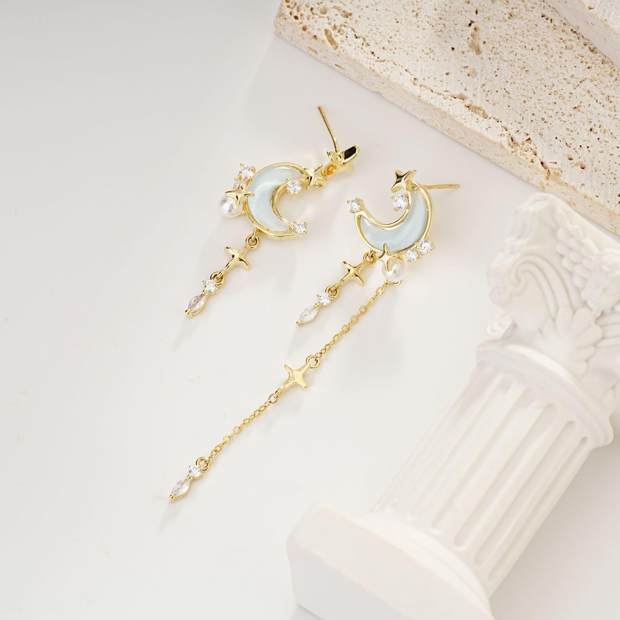 SIXFOX Cute Star Earrings for Women, Gold Moon Celestial Earrings, Drop Space Earring for Teen Jewelry Gift