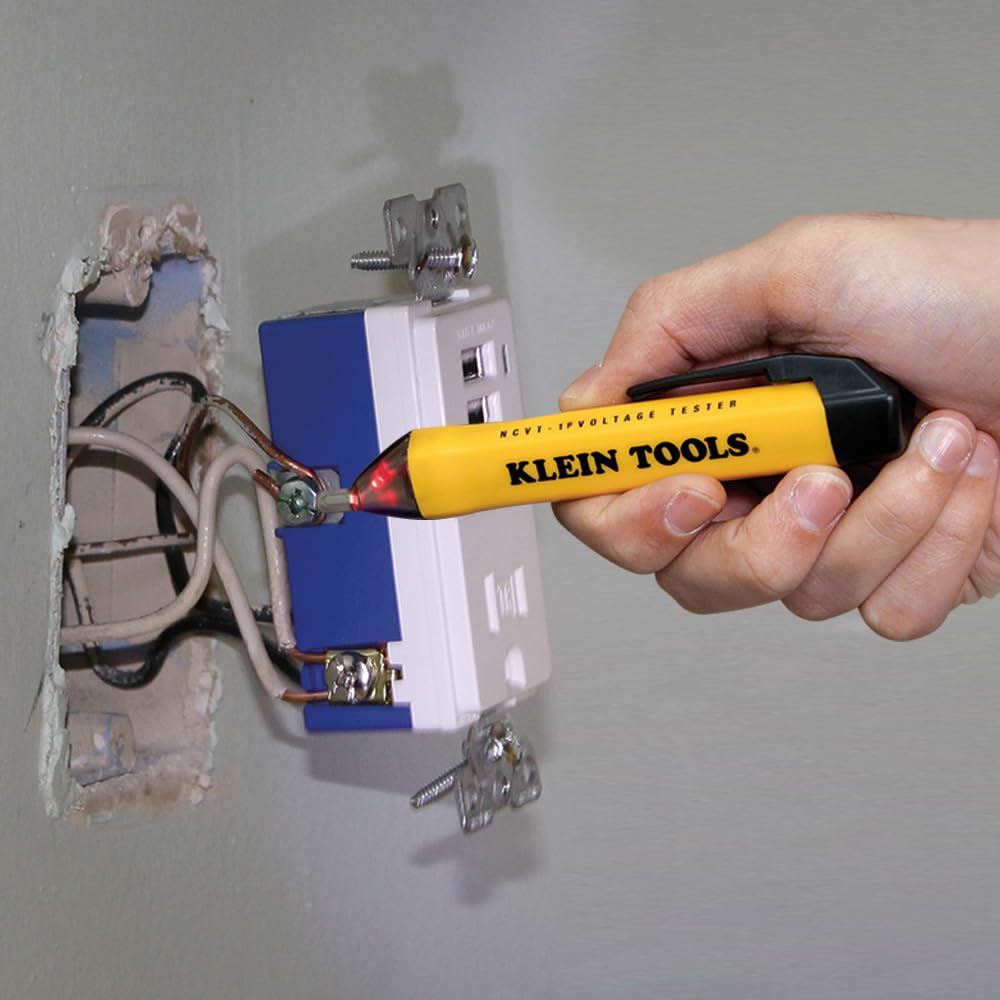 Klein Tools 80025 Outlet Tester Kit with GFCI Tester and Non-Contact Voltage Test Pen, 2-Piece