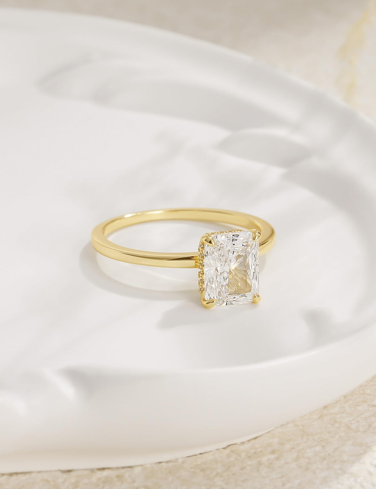 EAMTI 3CT Engagement Rings for Women Radiant Cut CZ Solitaire Promise Wedding Bands Travel Ring 14K Gold Plated Size 7