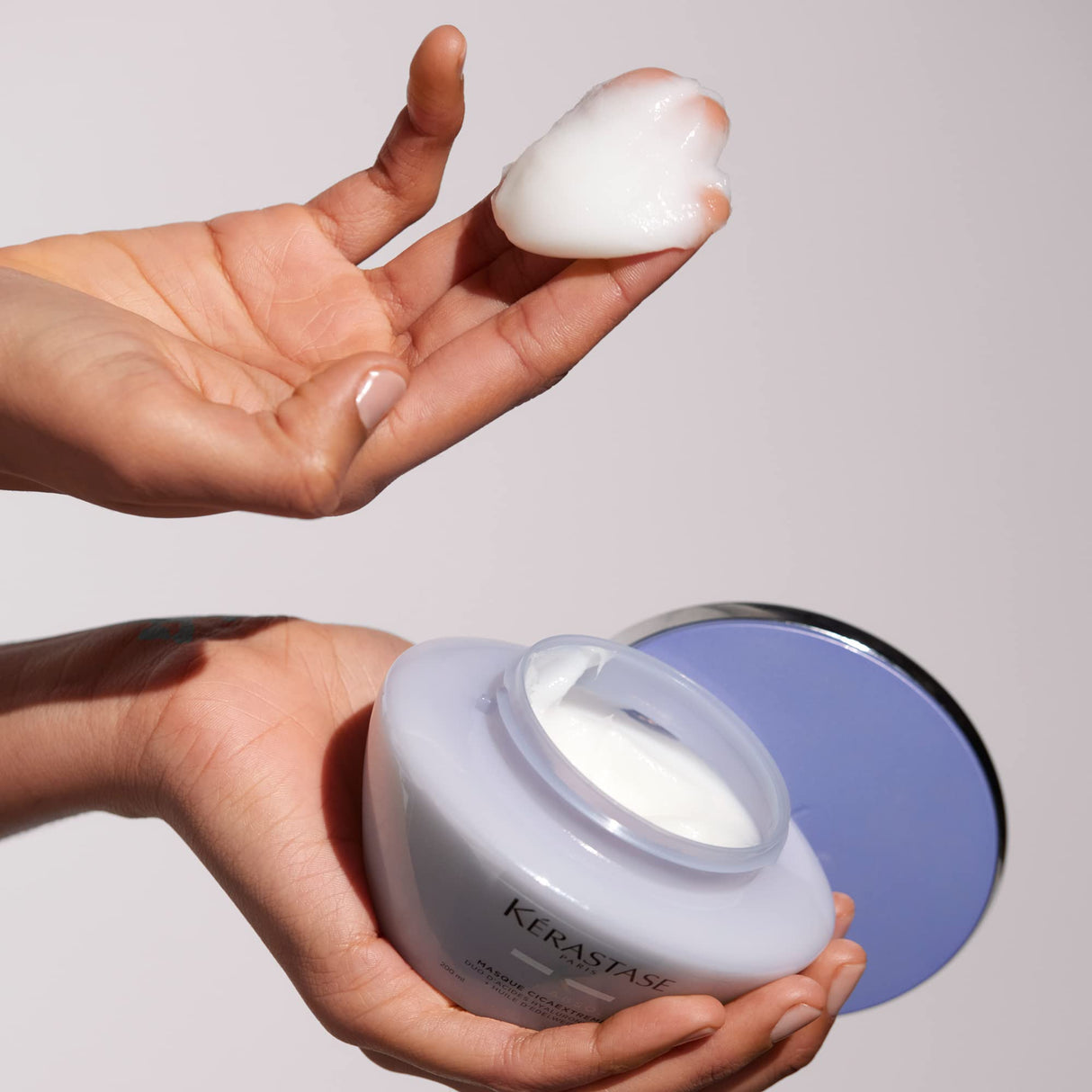 KÉRASTASE Blond Absolute Cicaextreme Conditioning Hair Mask for Weak, Sensitized Hair Post-Bleaching, Repairs and Nourishes Damage and Split Ends with Hyaluronic Acid & Edelweiss, 6.8 Fl Oz