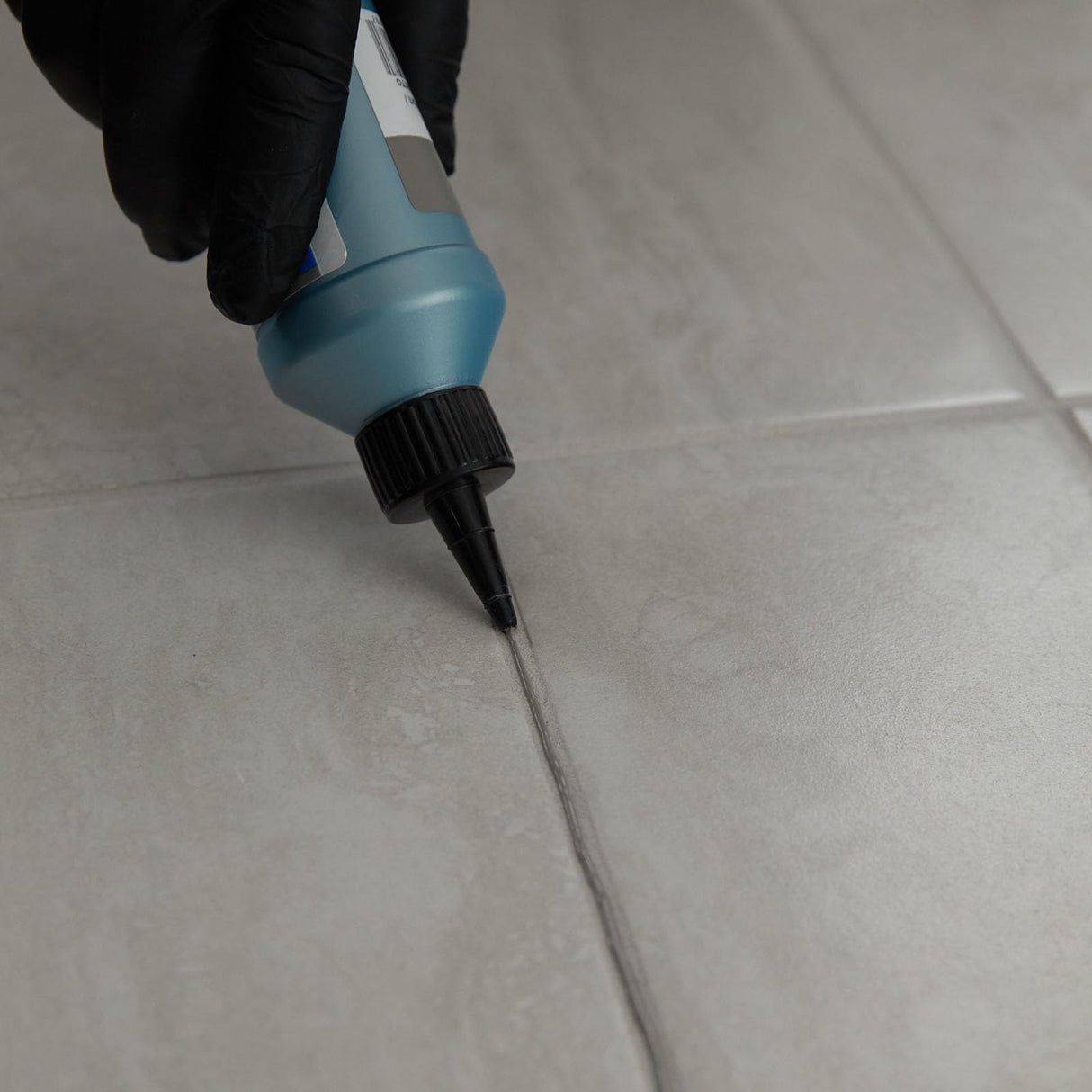 MAPEI UltraCare Grout Refresh, Universal Grout Colorant & Sealer, 8 oz Bottle – Easy Grout Restoration & Protection, 5014 Biscuit