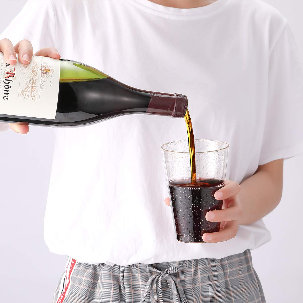 JOLLY CHEF 100 Pack 14 oz Gold Plastic Cups, Disposable Gold Glitter Plastic Cups, Clear Plastic Cups Tumblers, Wedding Cups Party Cups,Ideal for Halloween,Thanksgiving,Christmas