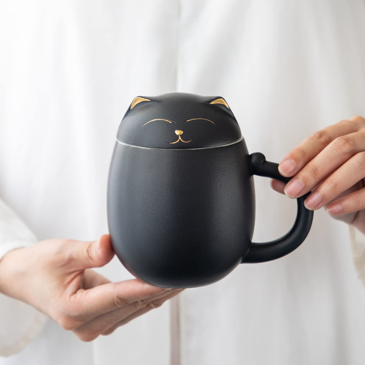 HEER Black Cat Tea Cup with Infuser and Lid, Cute Tea Mug with Strainer for Steeping Loose Leaf, Ceramic Teacup Birthday Christmas Cat Lover Gifts for Women, Men, Mom, Sisters, besties. (Black)