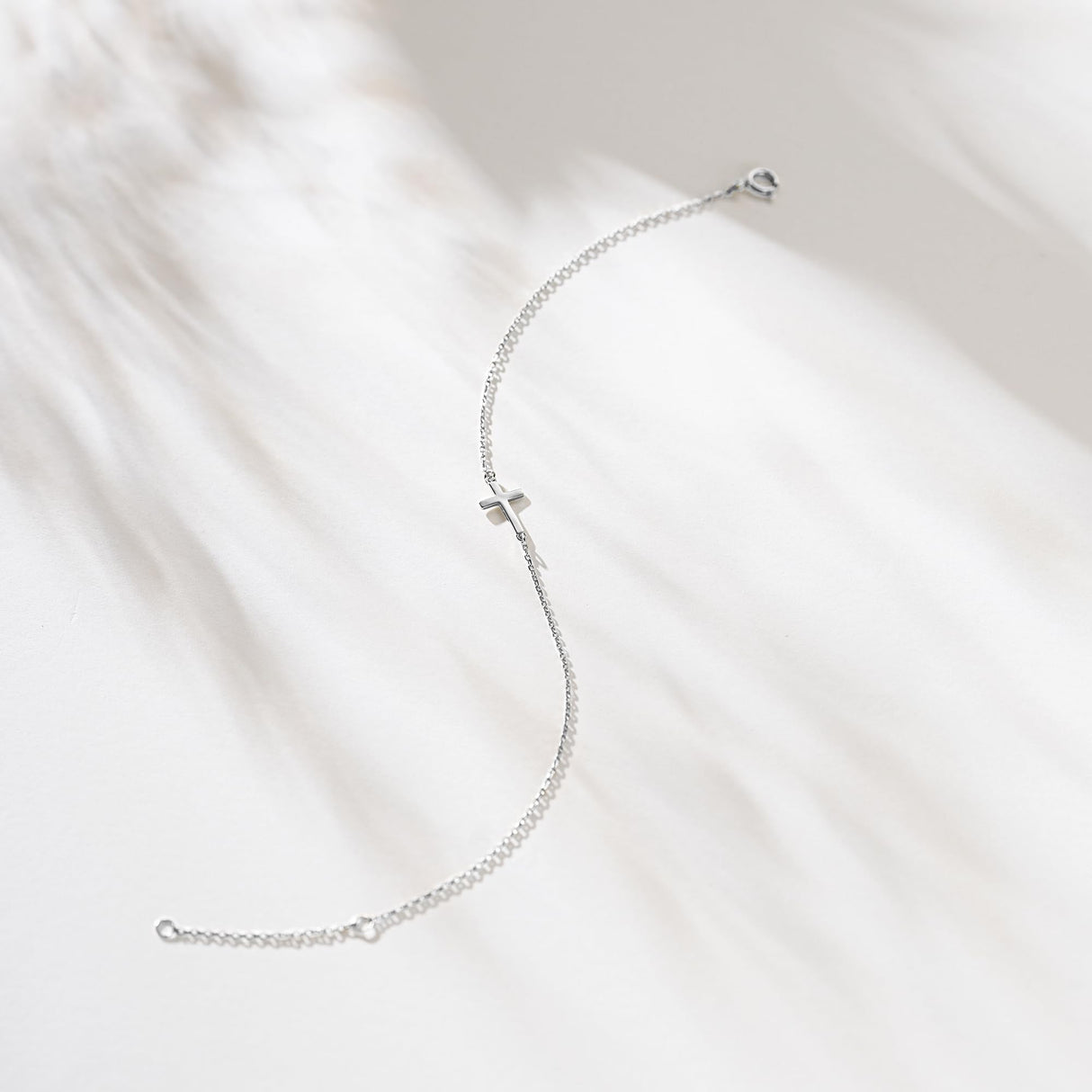LUCA SMITH Cross Pendant Bracelet - Elegant Jewelry for Men & Women,925 Sterling Silver, Adjustable Chain Stackable Bracelets (silver)
