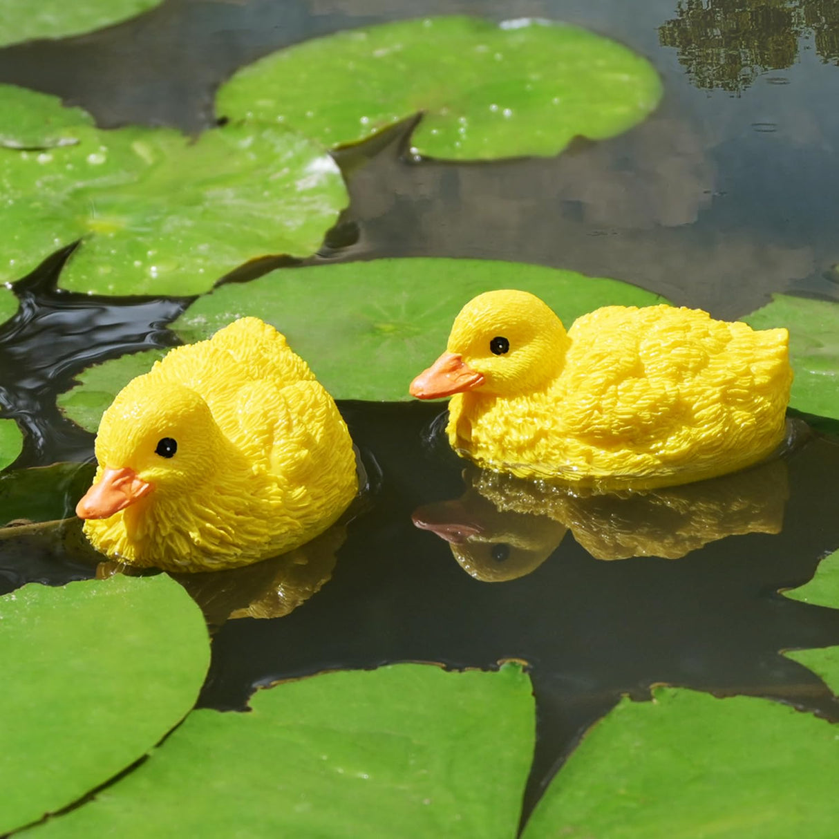 Juliahestia Pool Decorations Outdoor Duck Statue – Small Floating Pond Decor for Garden Outside Lawn Ornament Duckling Figurine Float Decorations