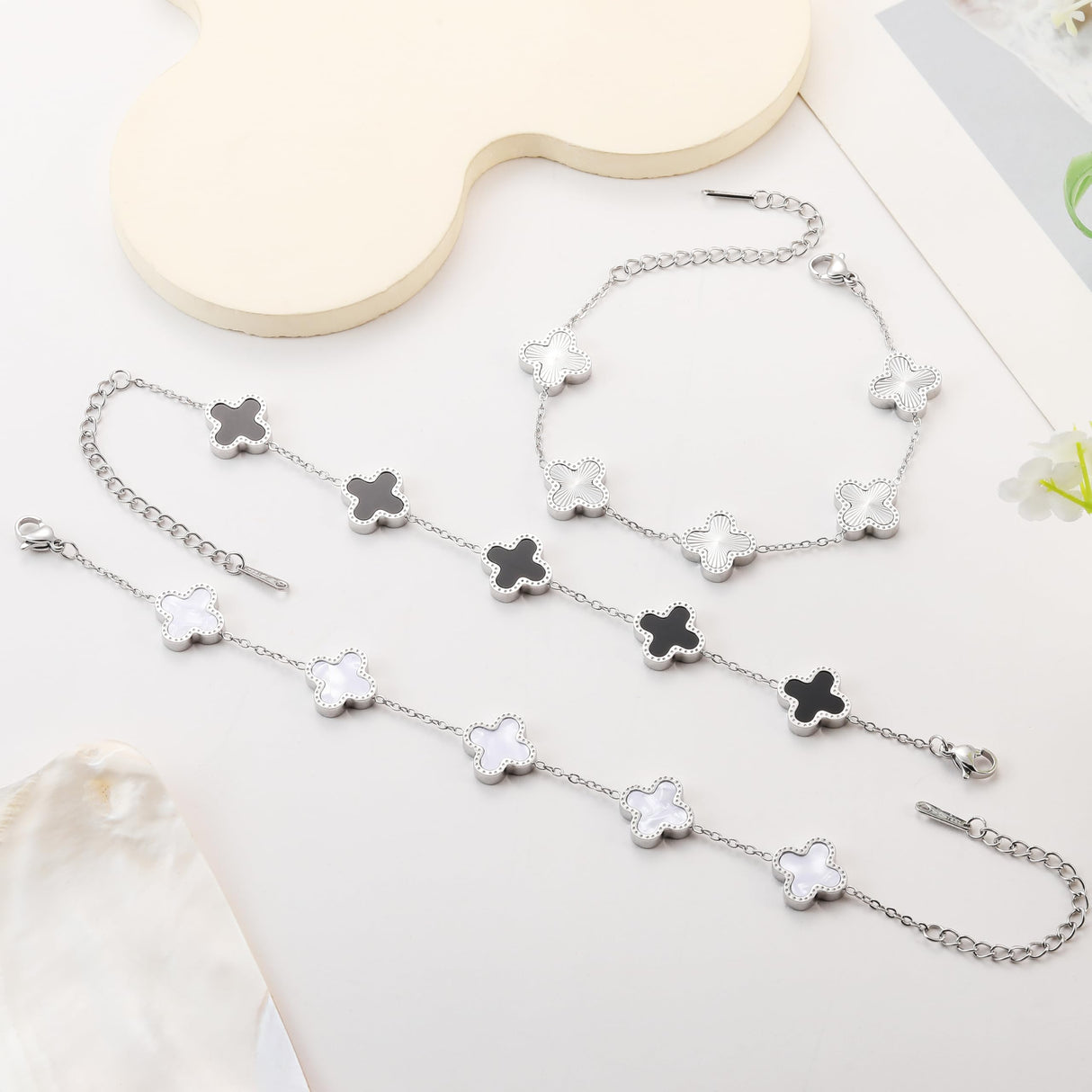 TICVRSS Silver Chain Bracelet Set Gold/White/Black Clover Bracelets for Women Four Leaf Lucky Bracelets Jewelry Gifts for Women 3Pcs