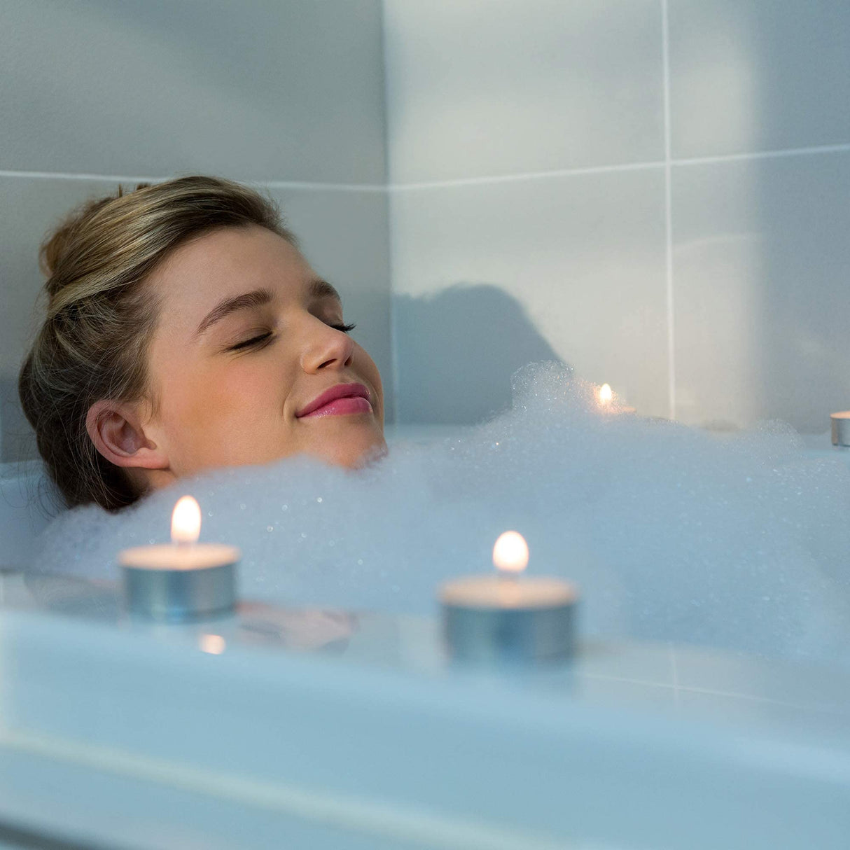 HomeLights Tealight Candles - 8 Hour Long time Burning, Giant 100,200,300 Packs -White Votive Smokeless European Tea Light Unscented Candles for Shabbat, Weddings, Christmas,Home Decorative -200 Pack