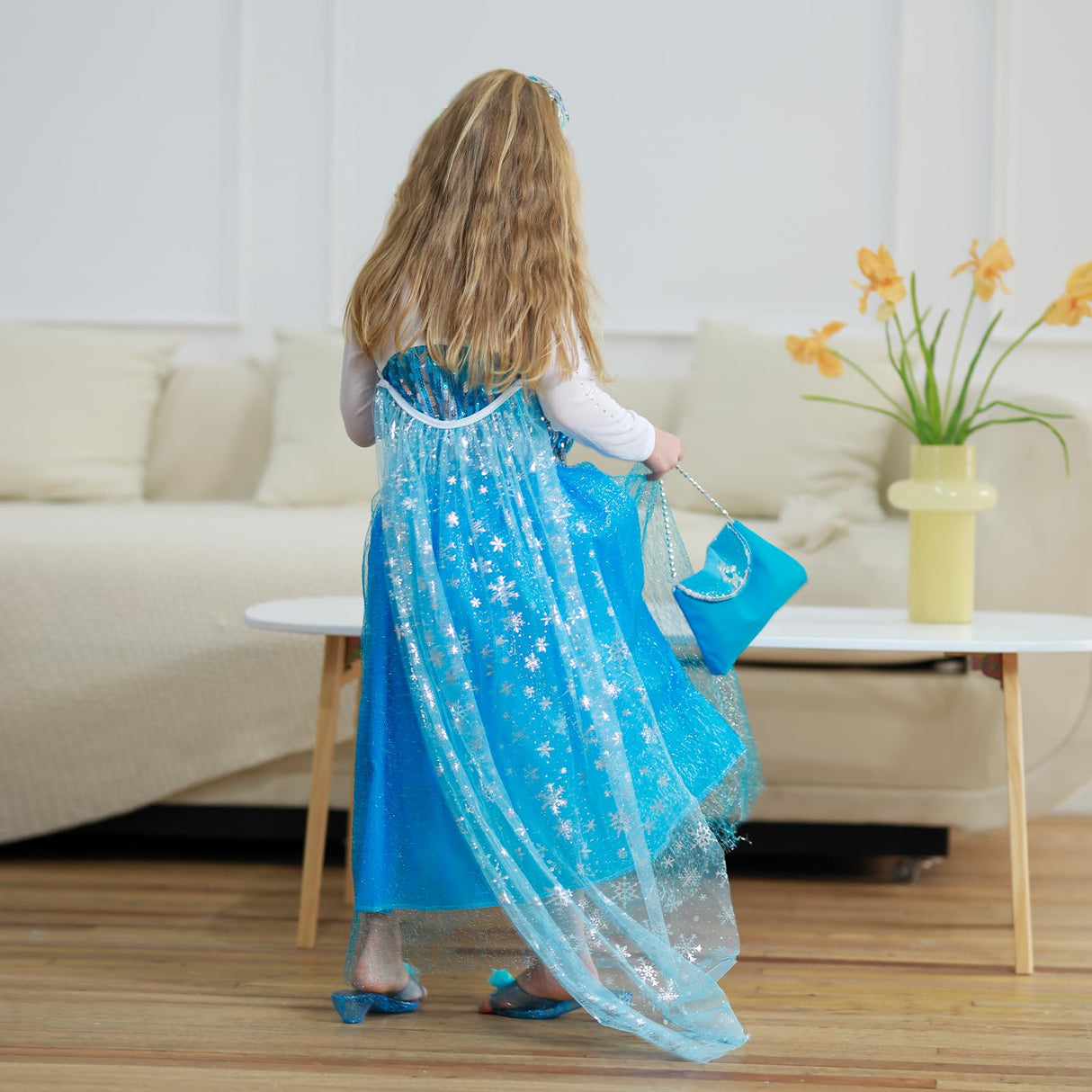 Meland Princess Dress Up for Girls – Light Up Halloween Costume for Girls Age 3-10, Princess Toys for Christmas Birthday Gift(S,3-4 Years)