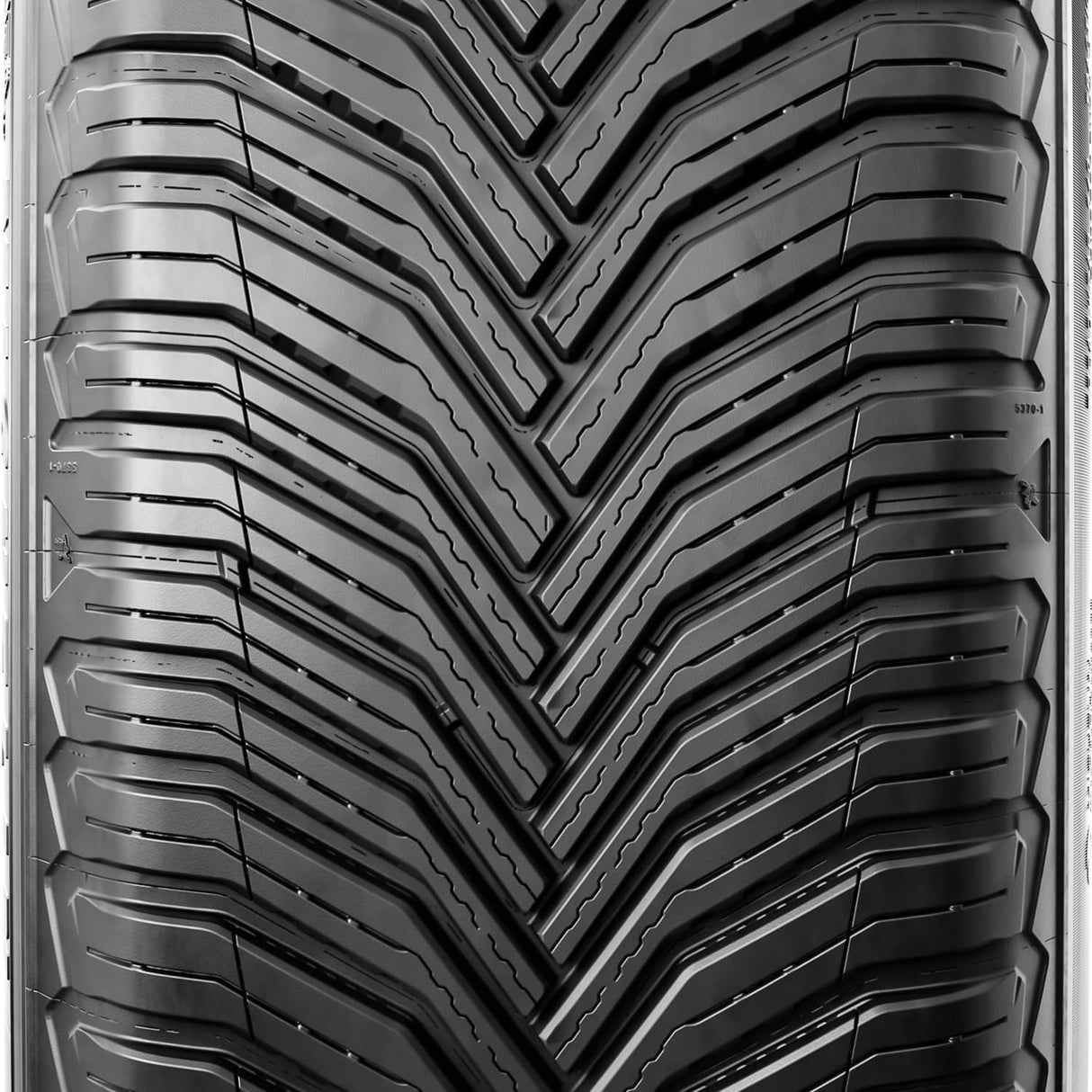 MICHELIN CrossClimate2 All-Season Tire 235/60R18/XL 107V