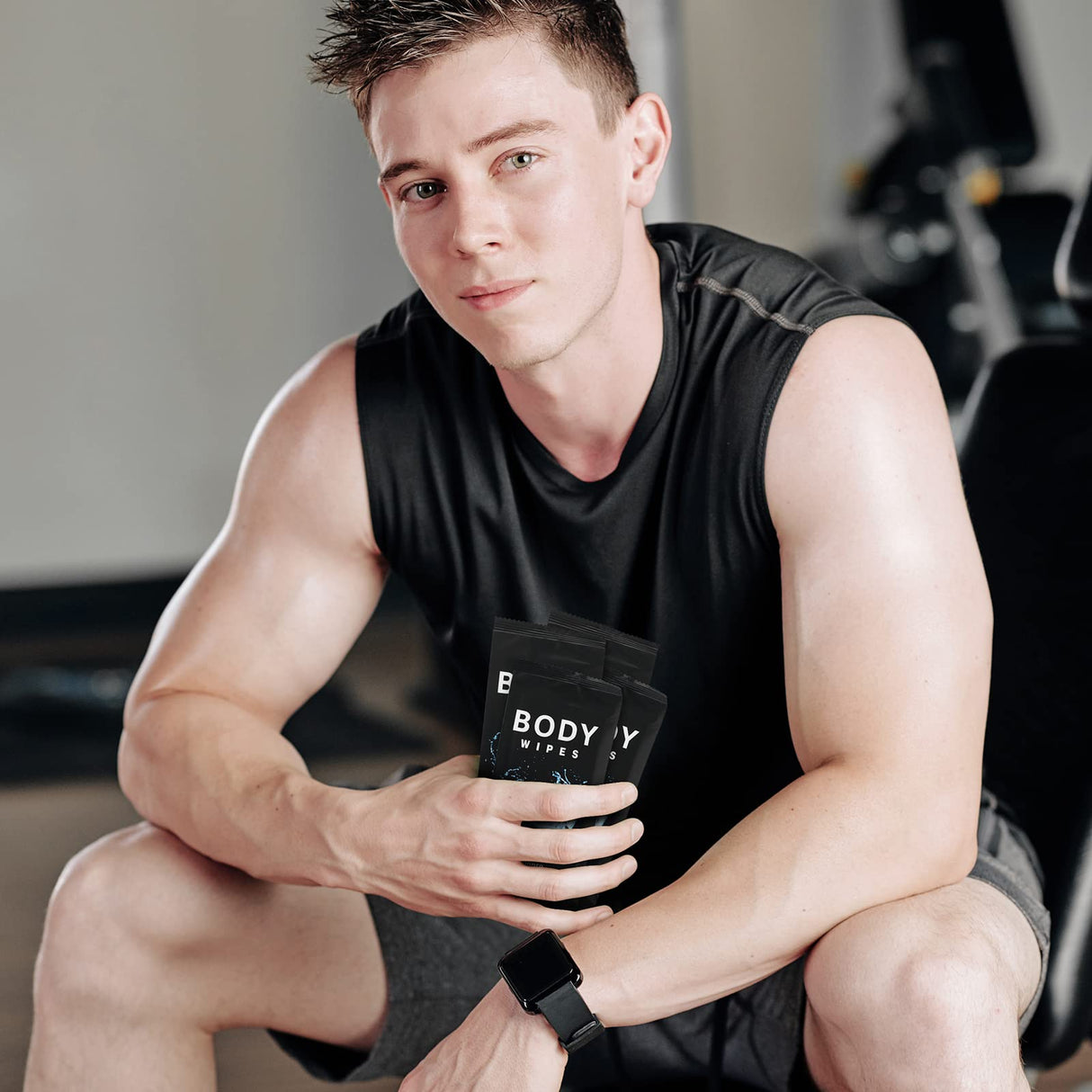 Treela 300 Pcs Bulk Large Body Wipes Individually Wrapped Big Bath Wipes for Adults Bathing No Rinse Shower Bulk Deodorant for Homeless Hygiene Personal Cleansing for Travel Gym(7.09" X 9.84",Black)