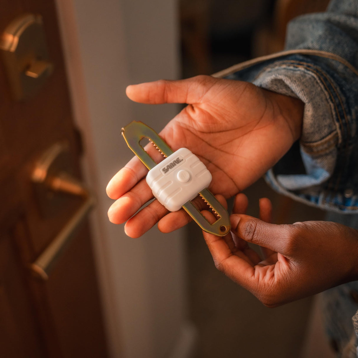Sabre Compact Travel Door Lock, Portable Security Lock for Travel, Hotels, & Rentals, Withstands 650 lbs of Force, Installs in Seconds, No Tools Required, Lightweight & Small for Easy Carry