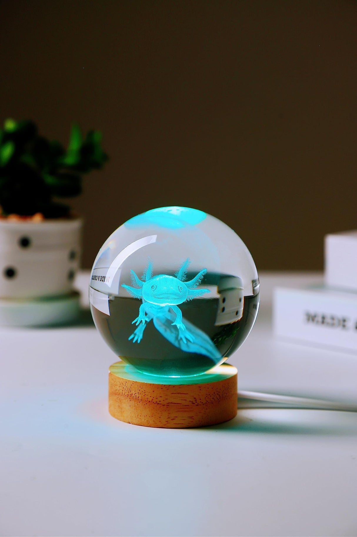 axolotl lamp,3.15 inch 3D K9 Crystal Ball Axolotl Night Light with Wooden Base,16 colors change,remote control,color box,Birthday Christmas axolotl Gift