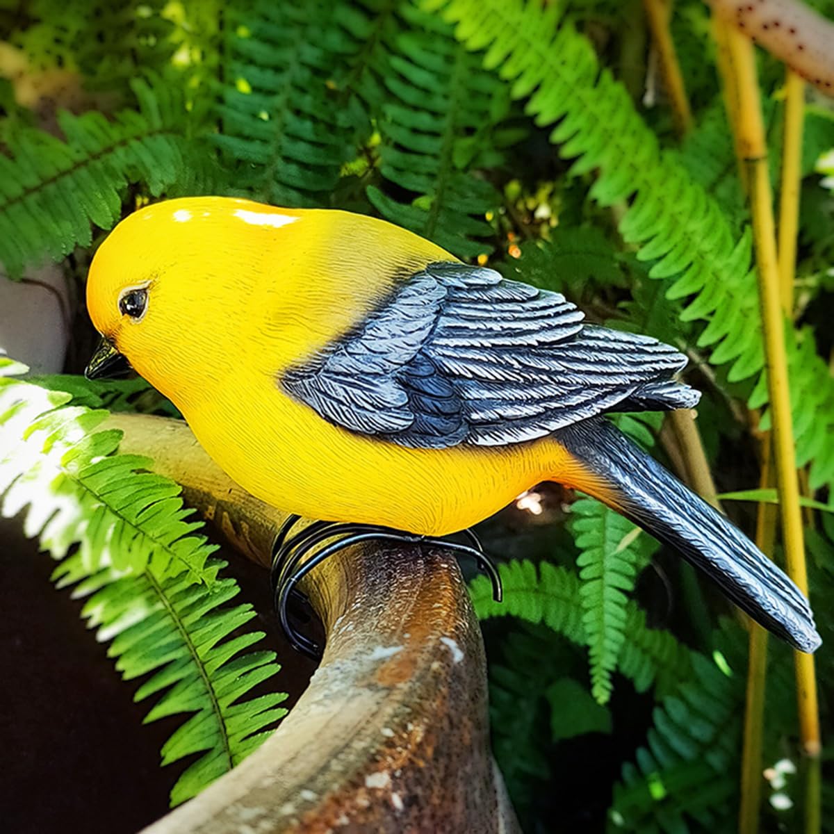 JARPSIRY Garden Bird Statue Flower Pot Hugger Outdoor Decor for Tree, 6.7" Tall Resin Bird Figurine Plant Pot Decorations for Fence Balcony Patio Lawn Yard Ornaments (Yellow)