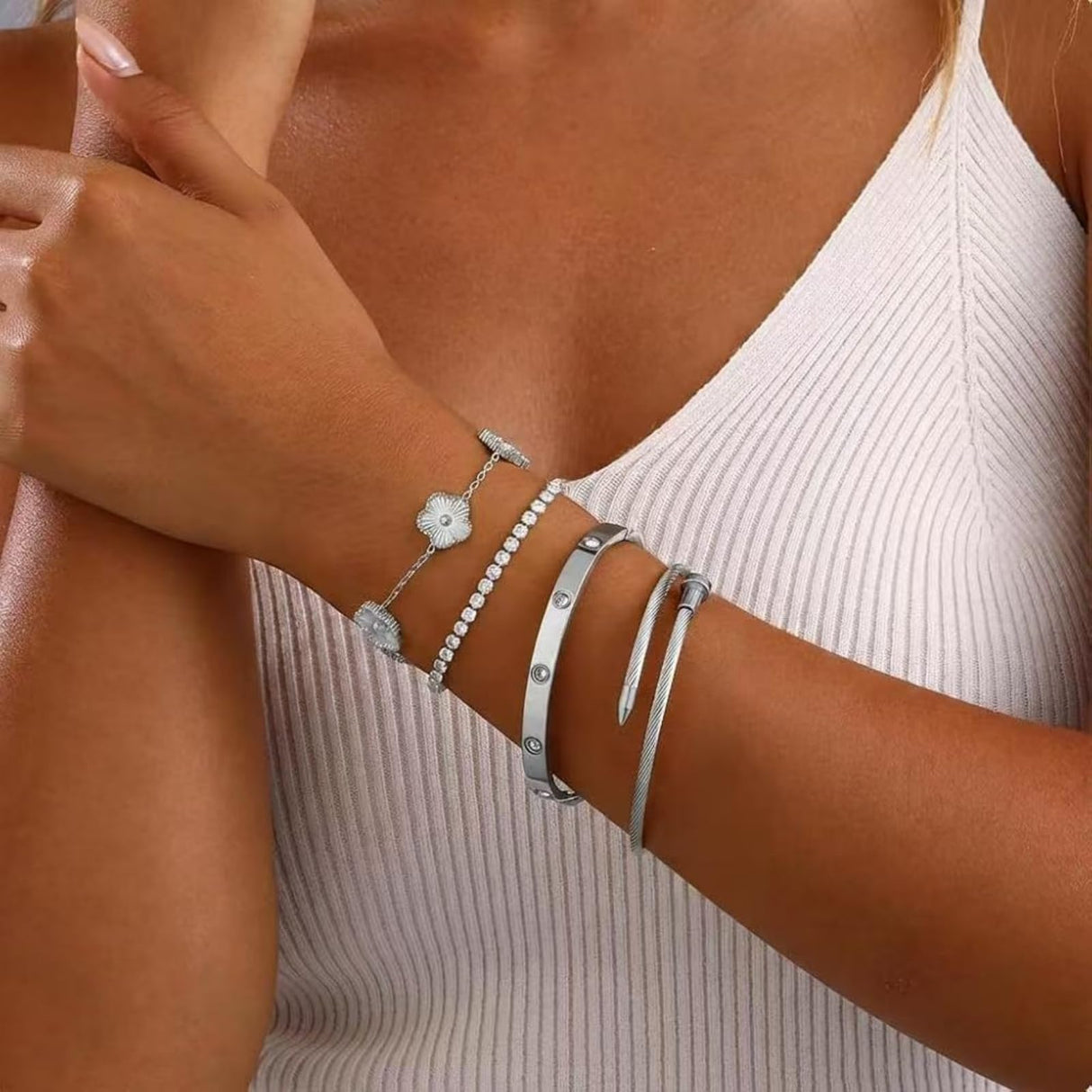 Zesnoy 18K Gold Plated Womens Stackable Floral Silver Clover Bracelets Set Love Bangle Bracelets Non Tarnish, Bracelet Set Trendy Jewelry, Gifts for Women's Day and Mother's Day
