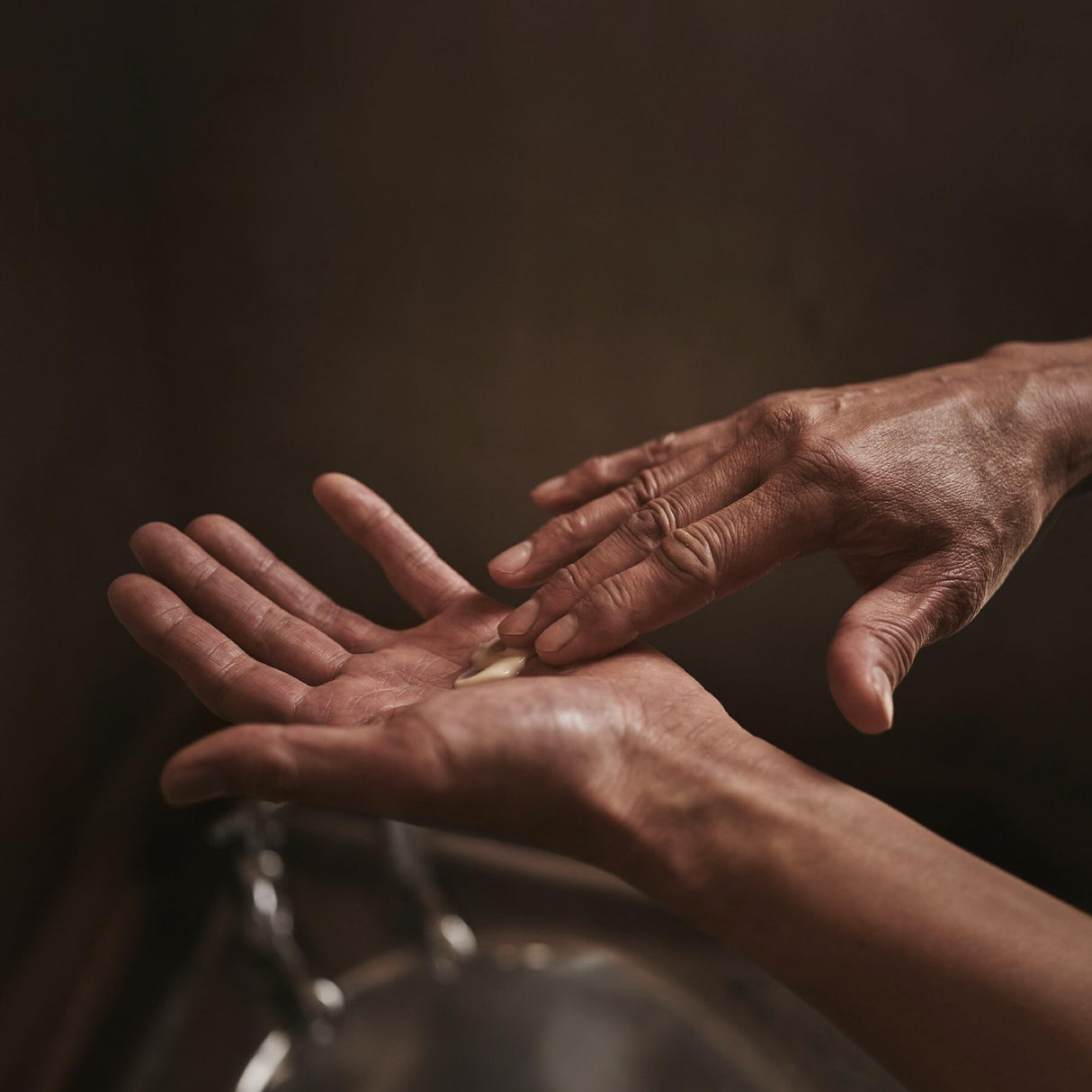 Aesop Rind Concentrate Body Balm | Soften & Smooth Skin | Uplifting Citrus Aroma & Nourishing Nut Oil Extracts | 16.9 oz / 500 mL