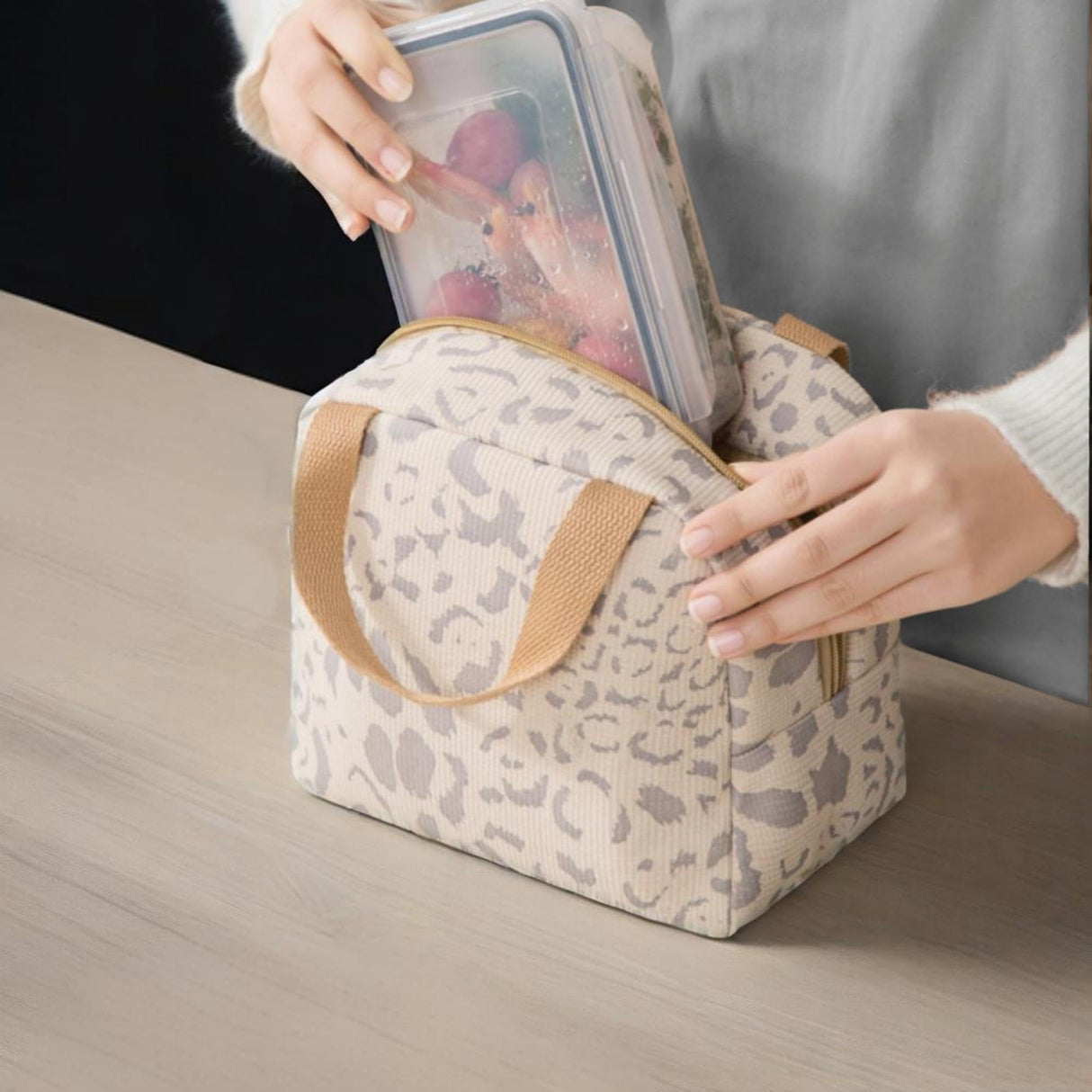 Arae Insulated Lunch Bag, 9 x 5.5 x 8 inches, Leopard Print, Waterproof Cooler Tote with Front Pocket (Beige)