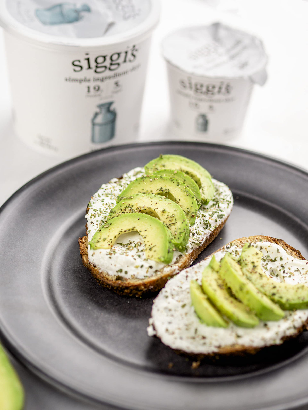 siggi's® Icelandic Strained Nonfat Yogurt, Plain, 24 oz. Multiserving Container – Thick, Protein-Rich Yogurt Snack