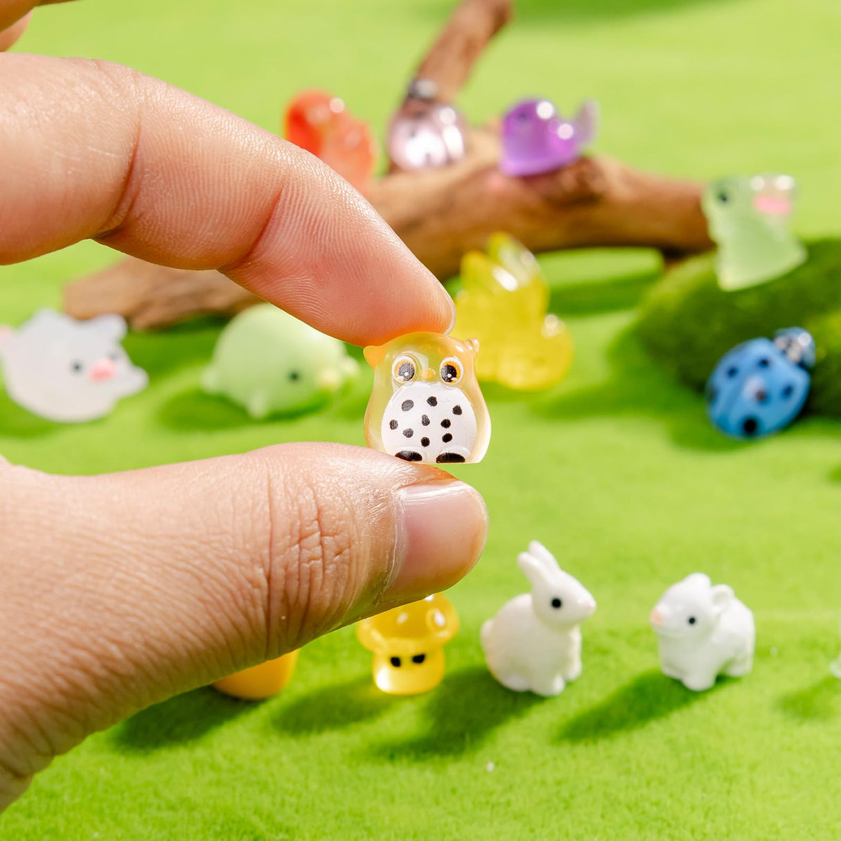Faunamancy 300 Pcs Mini Resin Animals Figurines Bulk,300 Styles Tiny Animals Variety Pack for Fairy Garden Landscape,Hide Crafts Decor