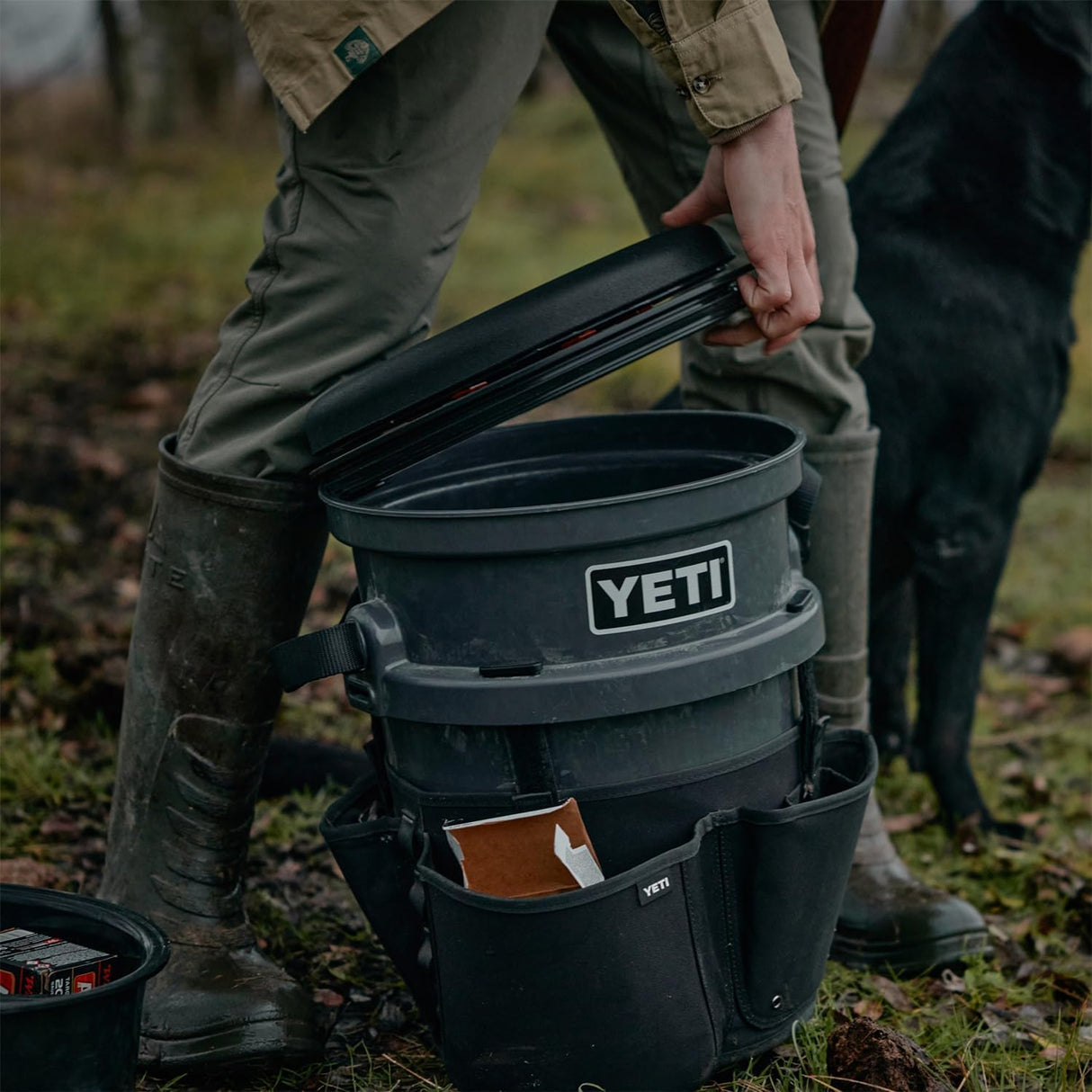 YETI 5 Gallon LoadOut Bucket 360-Degree Swivel Seat, Heavy Duty Foam Cushion for Dove/Duck Hunting, Fishing, Baseball, Gardening and Camping, Tan