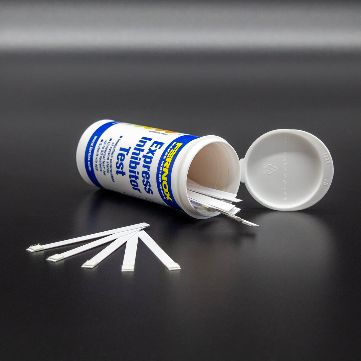 Kudos-Trading - Inhibitor Strips Fernox Test Express 62514 on-site Testing for Water Underfloor Heating & Central Heating Systems 50 Test Strips Quick & Easy Water Quality Testing.