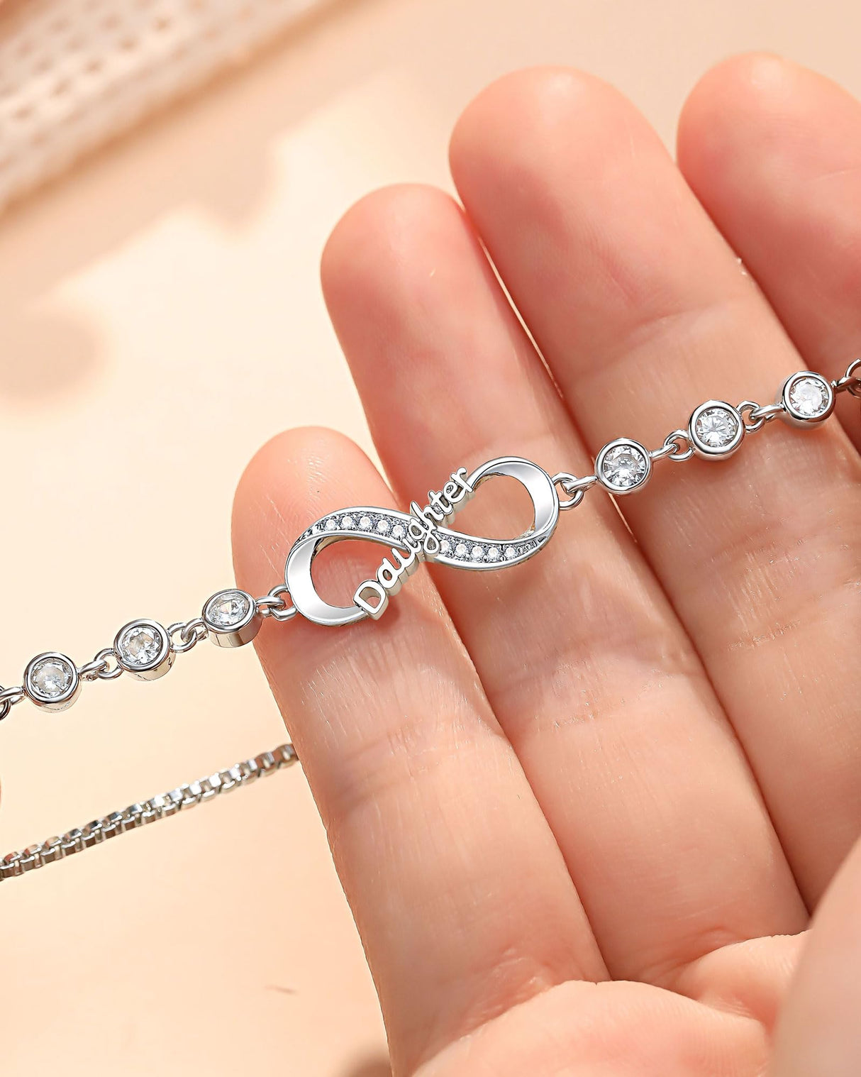 UNGENT THEM Daughter Birthday Gifts from Mom Mother Adult Daughter Bracelet