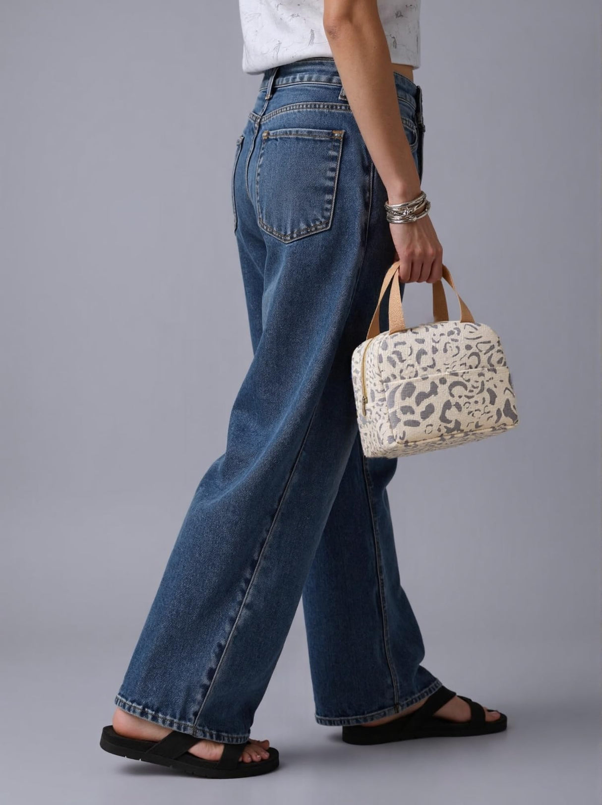 Arae Insulated Lunch Bag, 9 x 5.5 x 8 inches, Leopard Print, Waterproof Cooler Tote with Front Pocket (Beige)