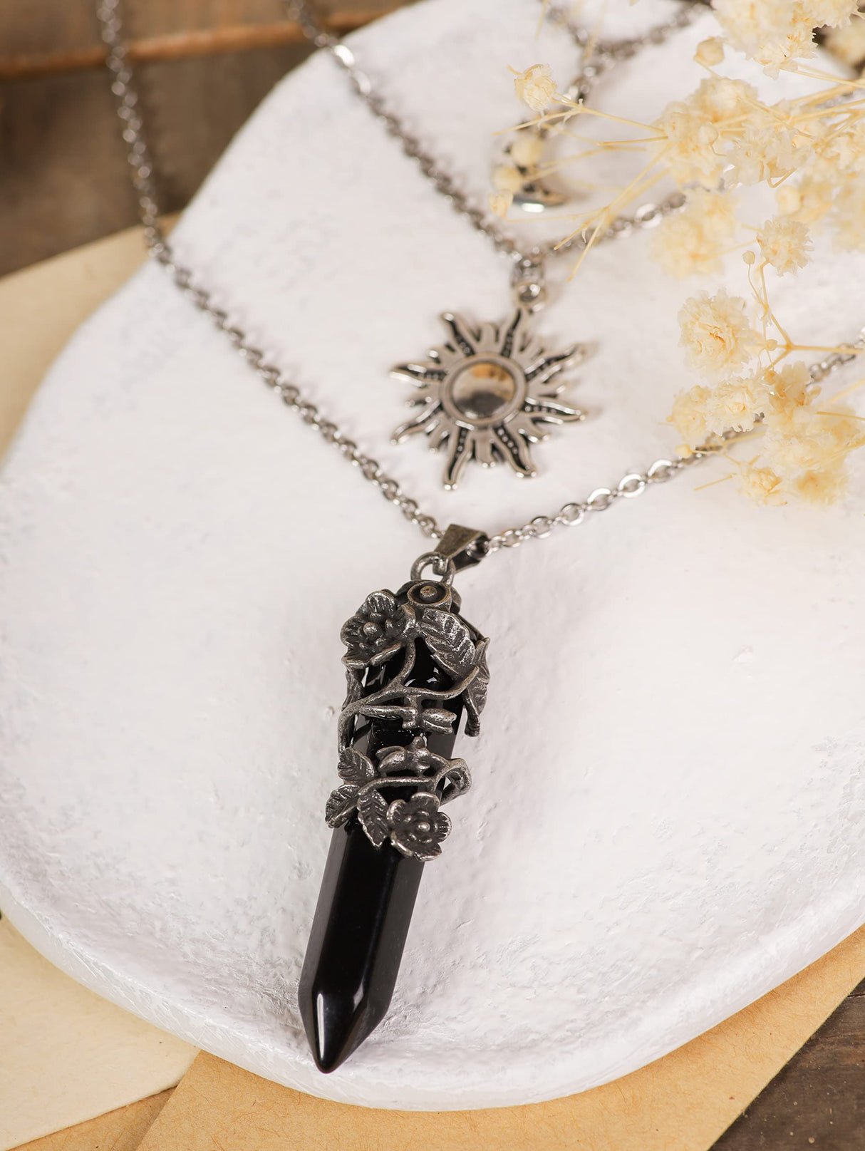 Sacina Gothic Crescent Moon Choker, Moon Sun Star Choker Necklace, Goth Gothic Necklace, Halloween Christmas Jewelry Gift for Women