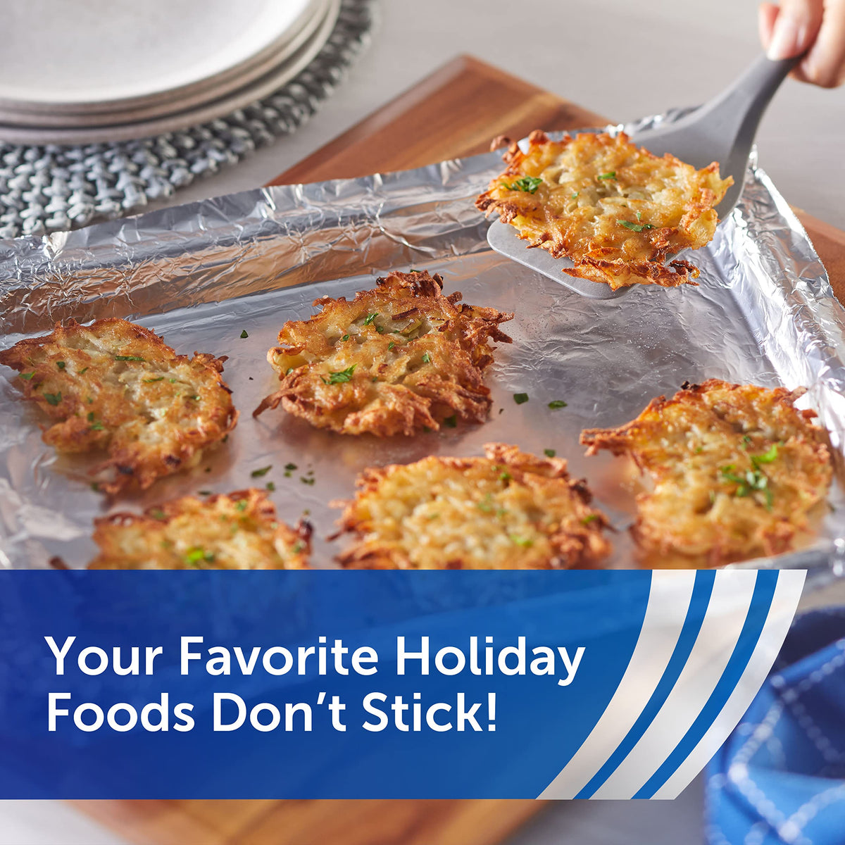 Reynolds Wrap Non Stick Aluminum Foil, Nonstick Aluminum Foil Roll, Prevents Food Sticking and Messy Cleanup, Great for Covering Casseroles and leftovers, 43.33 Yards x 12 Inches, 130 Sq.Ft.