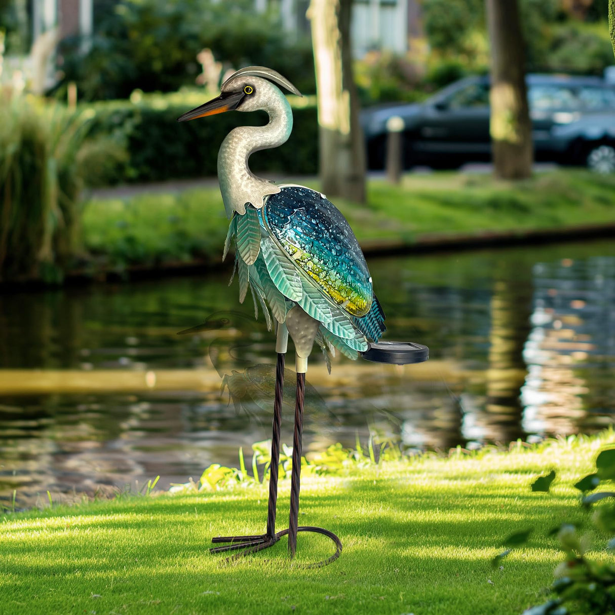HONGLAND Solar Heron Metal Crane Statue Garden Heron Sculpture, Glass Outdoor Crane Yard Art Coastal Ocean Bird Decor 24 Inch Lawn Ornament for Backyard Porch Patio Decor(Green)