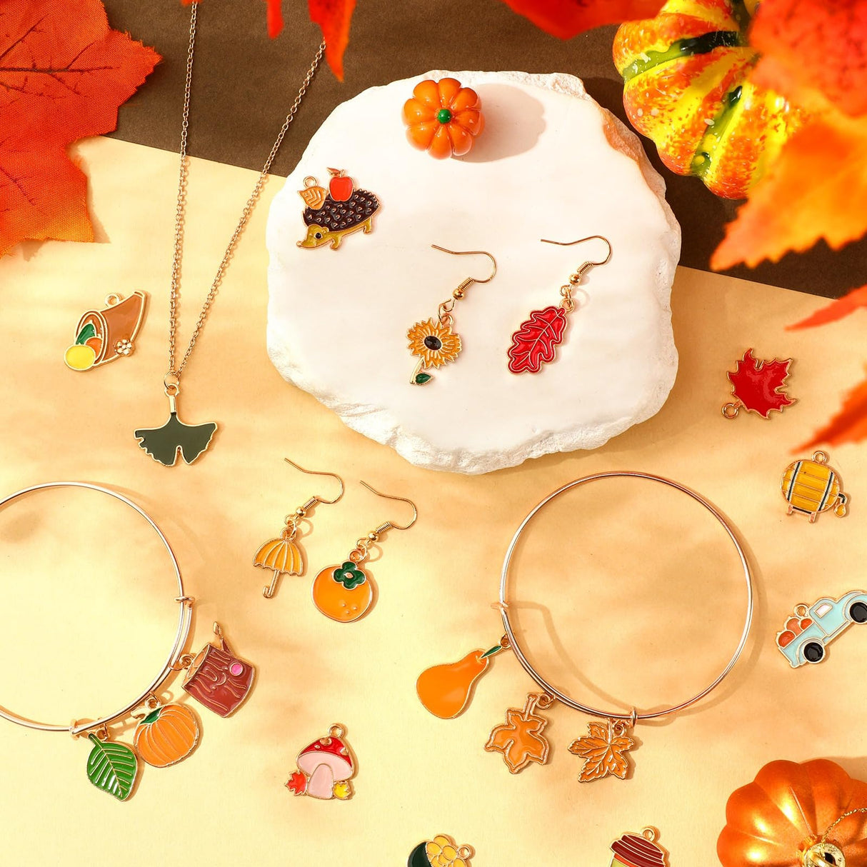 SANNIX 350Pcs Holiday Charm, Mixed Fall Thanksgiving Halloween Christmas Charms Jewelry Bangle Pendants for Bracelet Necklaces Earrings Making Supplies