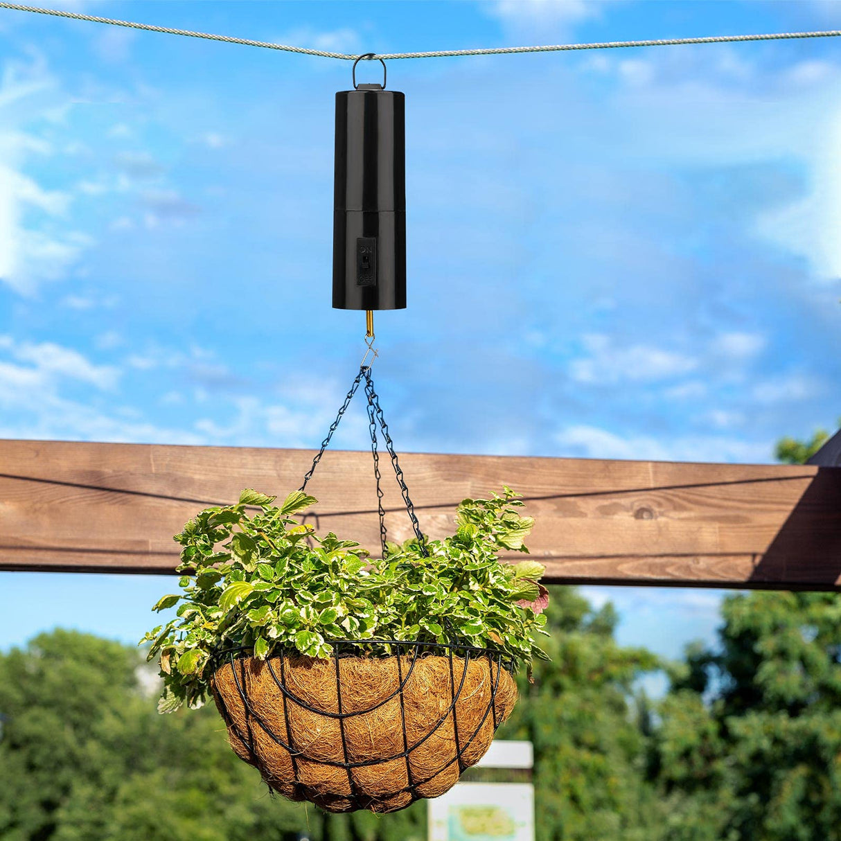 2 Pieces Hanging Black Rotating Motor Wind Spinner Mobile Battery Operated Motor Multi-Purposes Rotatable Hook for Garden Decoration Accessory Supplies