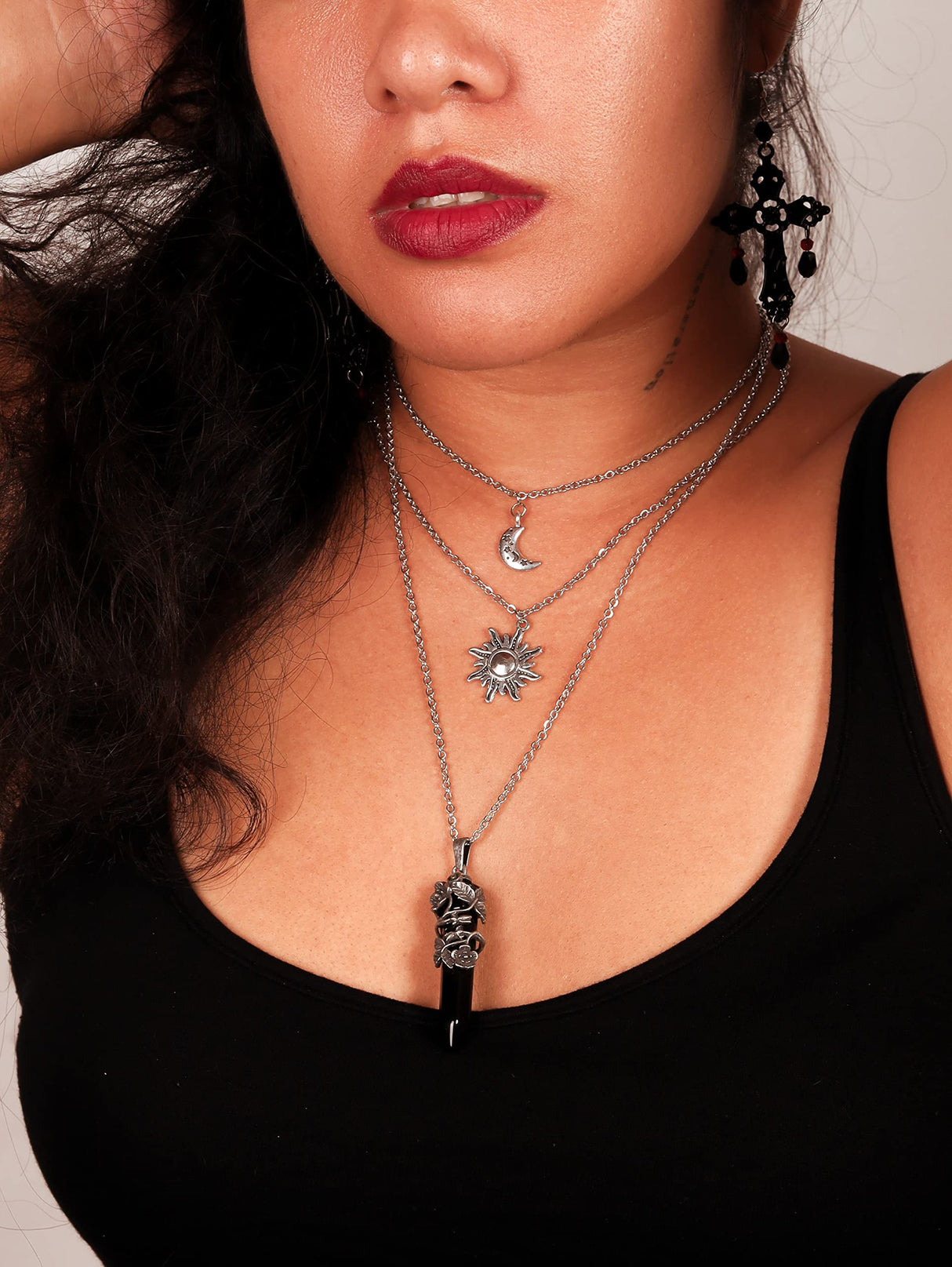 Sacina Gothic Crescent Moon Choker, Moon Sun Star Choker Necklace, Goth Gothic Necklace, Halloween Christmas Jewelry Gift for Women