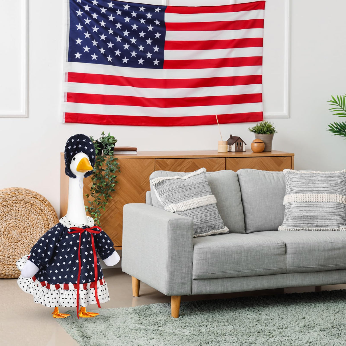 Yeyeplum 4th of July Goose Outfit Set for 23'' Plastic Lawn Porch Goose Statue Clothes Patriotic Skirt with Flag Independence Day Costume for 4th of July Outdoor Patio Yard Lawn(Star Pattern Hat)