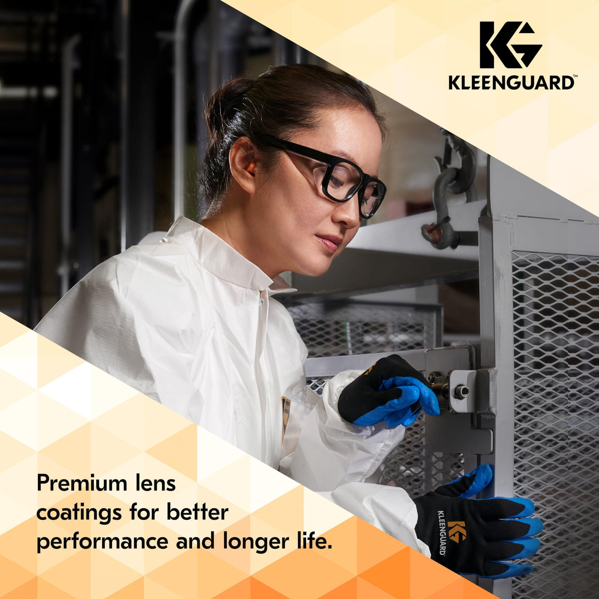 Kleenguard™ V30 Maverick™ Safety Glasses (56567), Clear Lenses with KleenVision™ Anti-Fog coating, Black Frame, Carrying Case, Eyewear for Men and Women