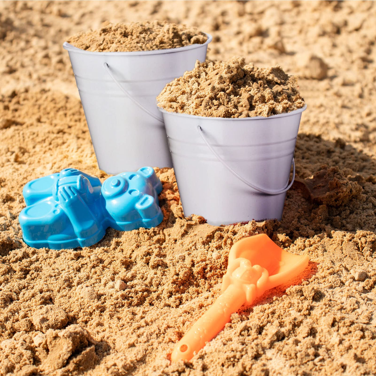 Sadnyy 12 Pack Metal Buckets with Handle, Galvanized Bucket 4.5 x 5 Inch Basket Bucket Party Supplies, Crafts for Christmas Halloween Candy Bars Vase Crafts(White)