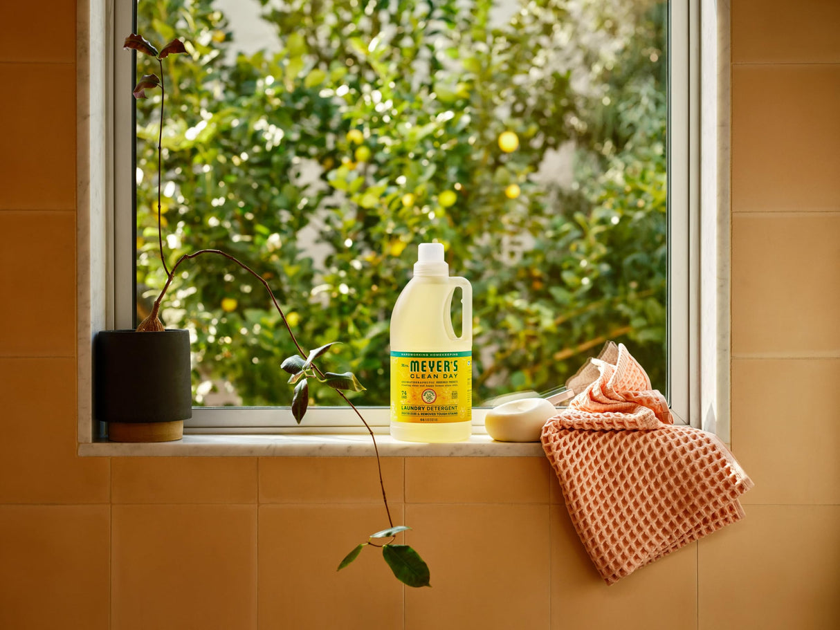 MRS. MEYER'S CLEAN DAY Liquid Laundry Detergent, Biodegradable Formula Infused with Essential Oils, Honeysuckle, 64 oz - Pack of 2 (128 Loads)