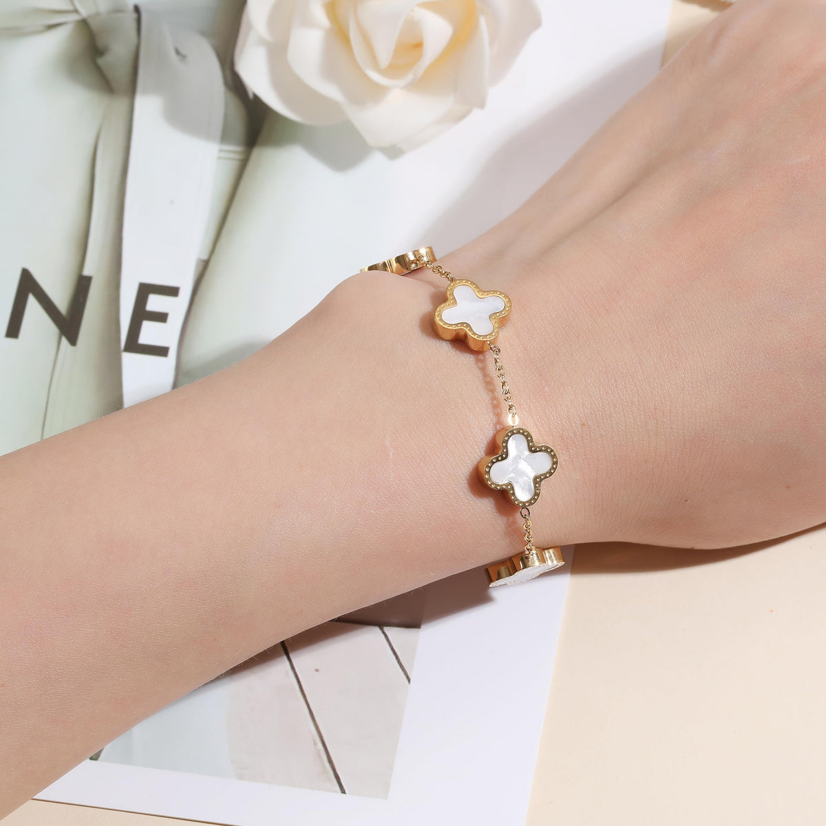 AIPPK 18K Gold Plated Clover Bracelet Set for Women Four Leaf Lucky Flower Bracelets Fashion Simple Jewelry Gifts for Women 3Pcs,white+black+gold