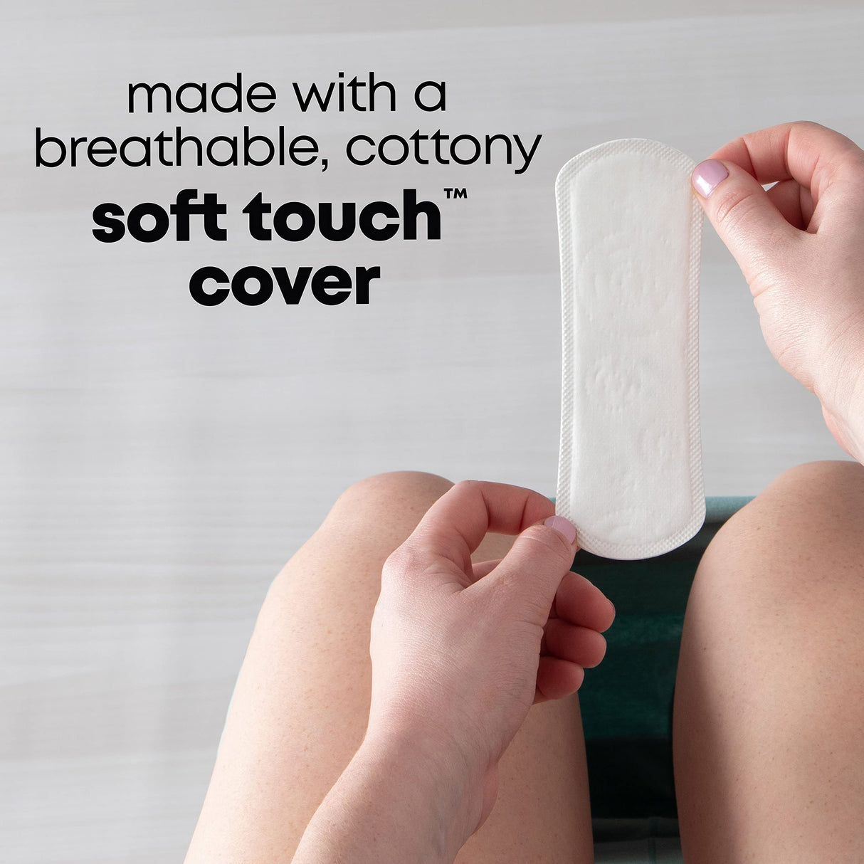 U by Kotex Clean & Secure Panty Liners, Light Absorbency, Regular Length, 516 Count (4 Packs of 129) (Packaging May Vary)