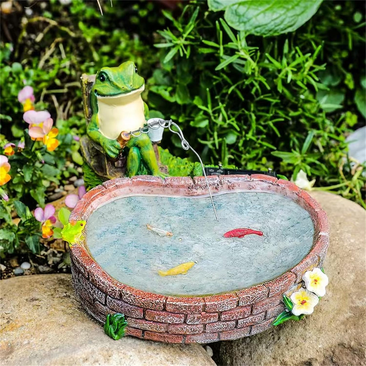 RPYFMMKPF Solar Frogs for Outdoors, Fishing Frog-Shaped Garden Decor, Patios, Yards, and Lawn Ornaments Frog Gifts for Women