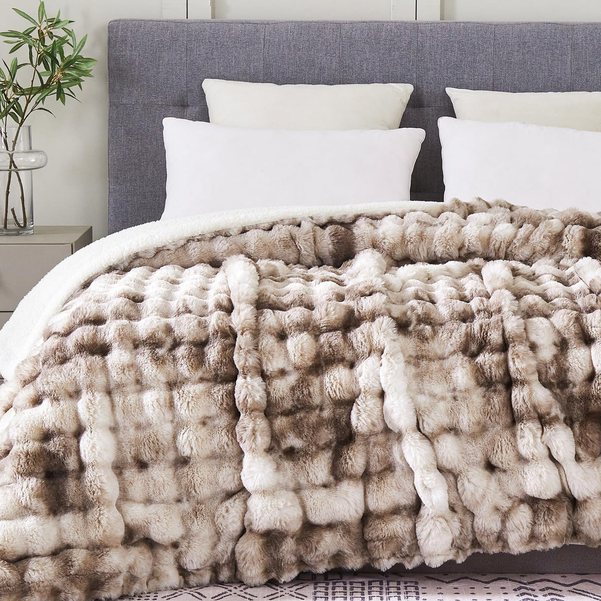 Serenhom 50"x60" Ultra-Soft Fuzzy Faux Fur Throw Blanket, Brown Tie Dye