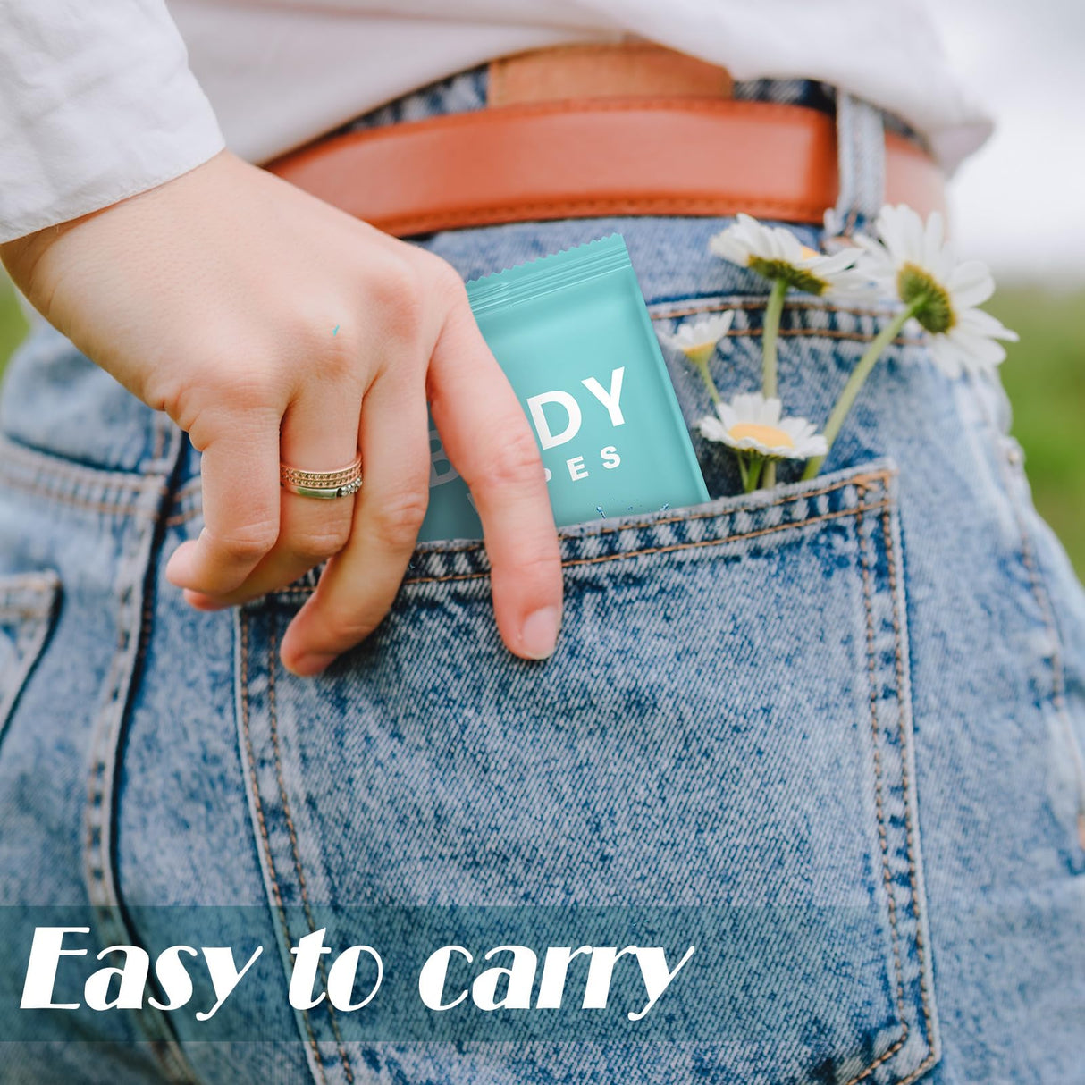 Treela 300 Pcs Bulk Large Body Wipes Individually Wrapped Big Bath Wipes for Adults Bathing No Rinse Shower Bulk Deodorant for Homeless Hygiene Personal Cleansing for Travel Gym(7.09" X 9.84",Blue)