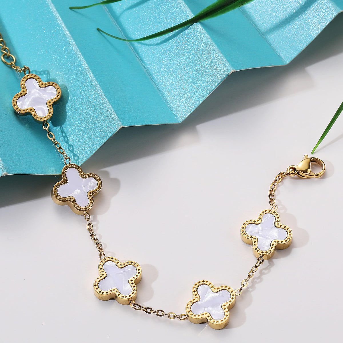AIPPK 18K Gold Plated Clover Bracelet Set for Women Four Leaf Lucky Flower Bracelets Fashion Simple Jewelry Gifts for Women 3Pcs,white+black+gold
