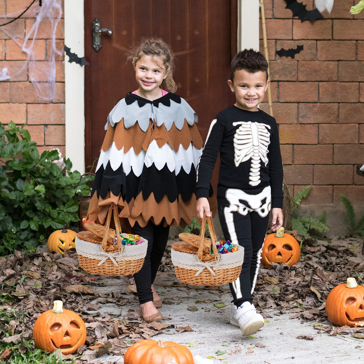 Happypicnic 12" Picnic Basket - Small Wicker Basket with Foldable Handle Lid & Removable Liner | Cute Picnic Basket Toy Empty for Kids, Gift, Halloween, Christmas, Valentines, Easter, Birthday, Solid