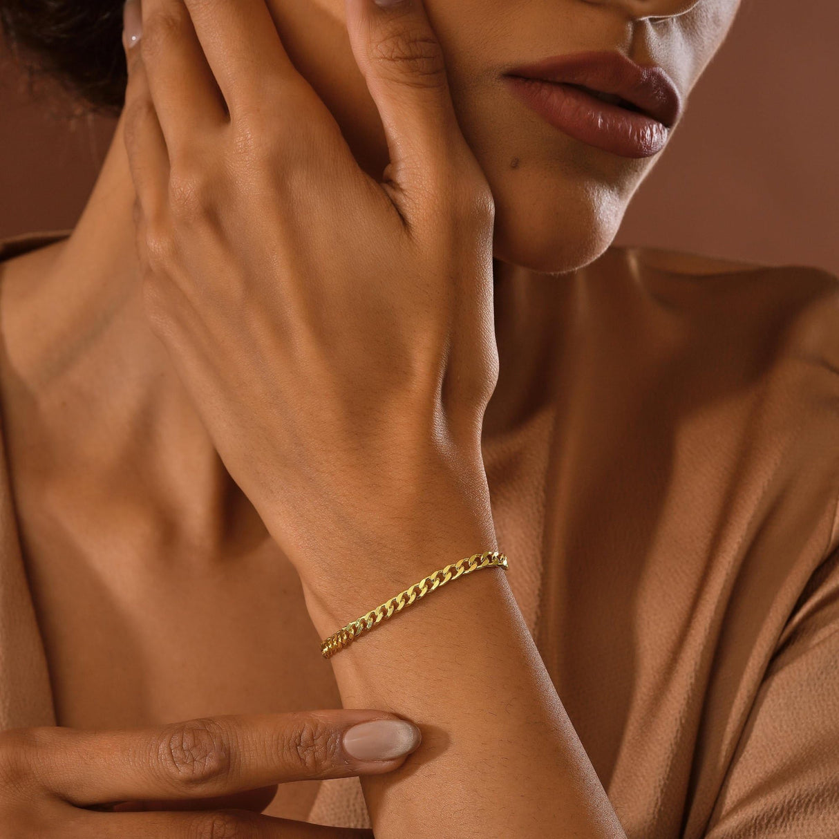 BRAYEG 6mm 14K Gold Bracelet for Men & Women Cuban Bracelet for Men Gold Diamond-Cut Hypoallergenic Chains Gold Cuban Link Curb Chain Bracelet Jewelry Gifts 7.5 in